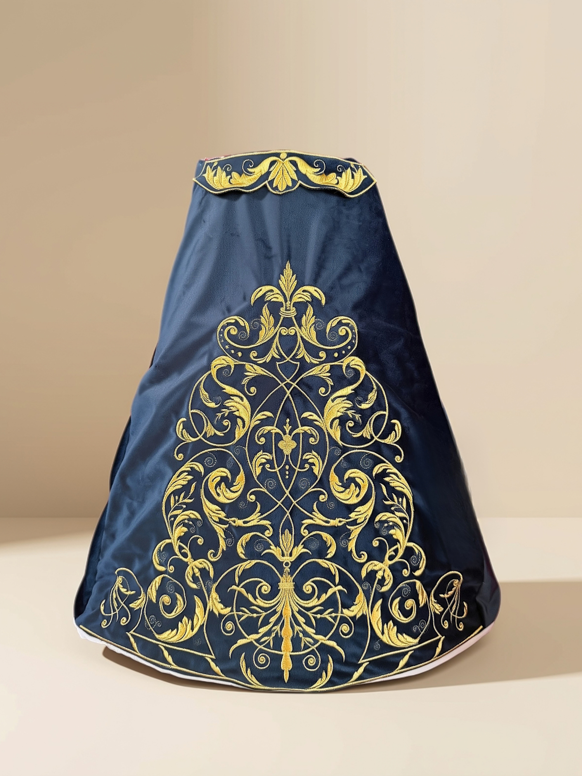 Saya azul Bordada Virgen de 80cm